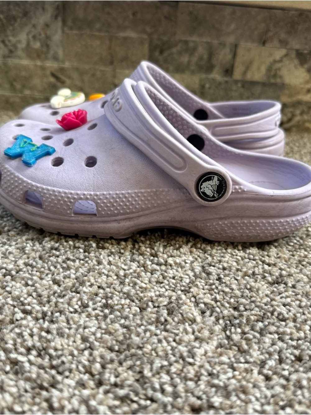 Crocs Little Girl Size C 13 Kids Lavender Purple Slip-On Clogs with Charms guc